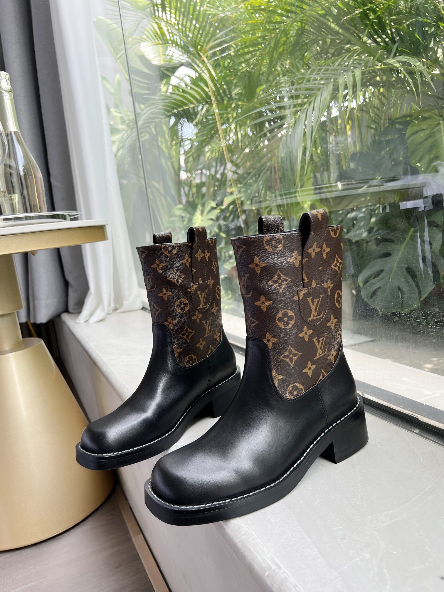 LV Louis Vuitton Classic cowhide Tall Boots