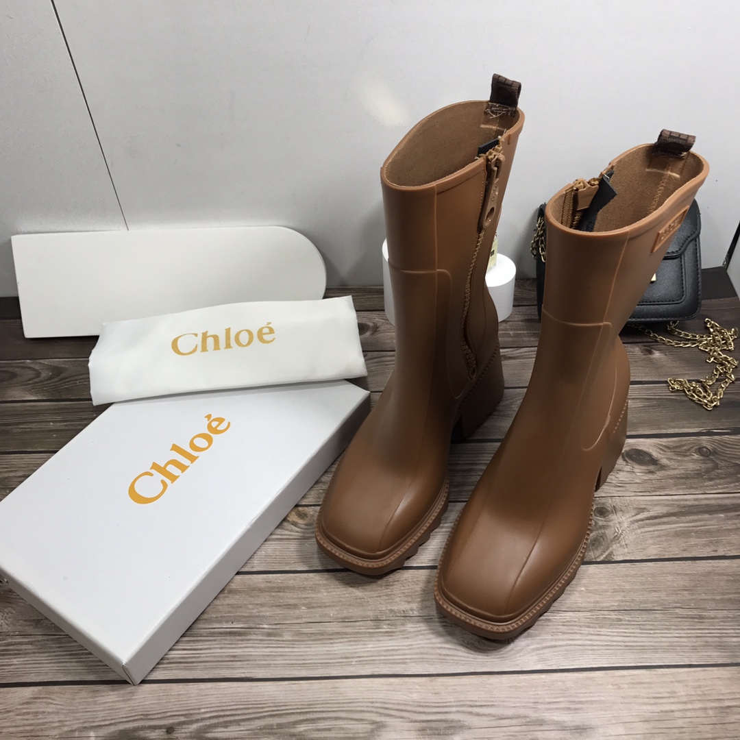Chloe Lamb wool short boots
