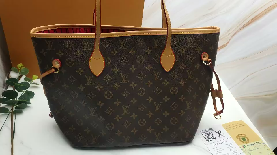 LOUIS VUITTON Monogram Neverfull MM Tote Bag