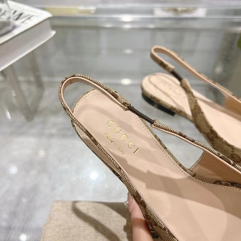 Horsebit GG Gucci canvas slingback flats in beige Brown
