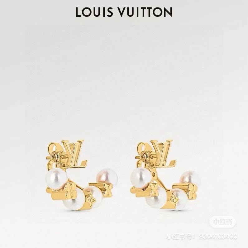 LV letter flower stud earrings