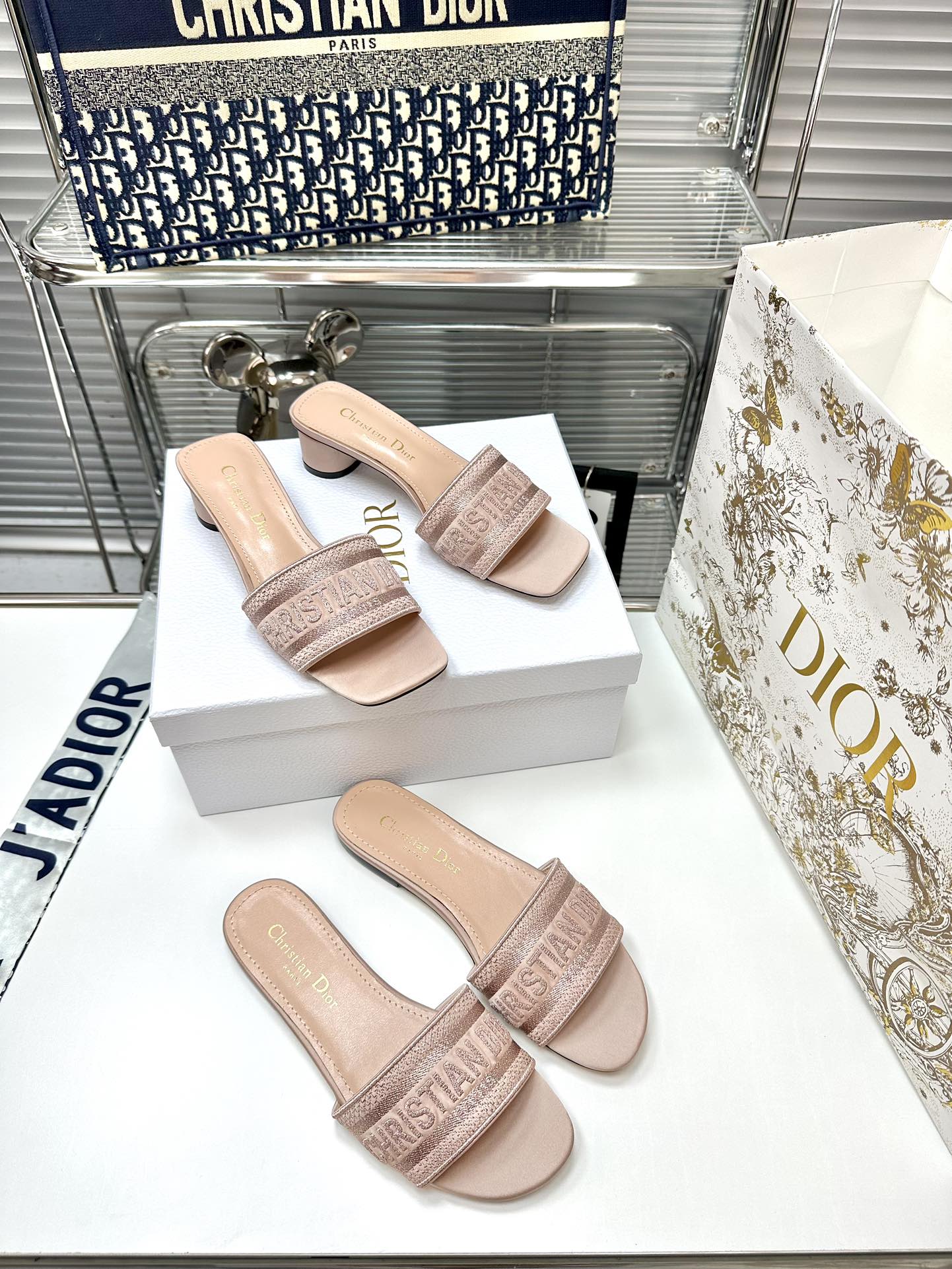 Replica Dior Embroidery collection of flip-flops