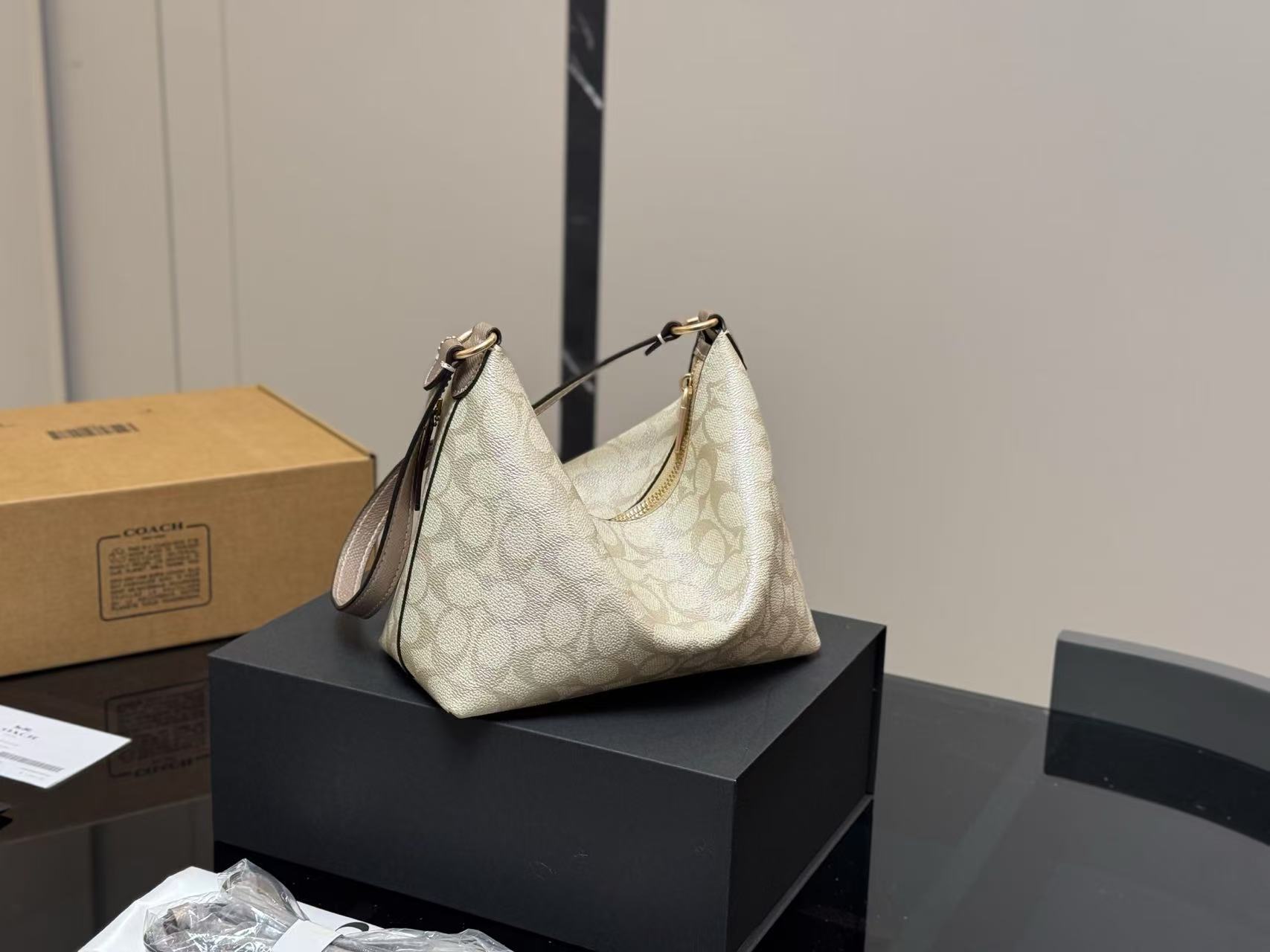 Coach Zip underarm bag