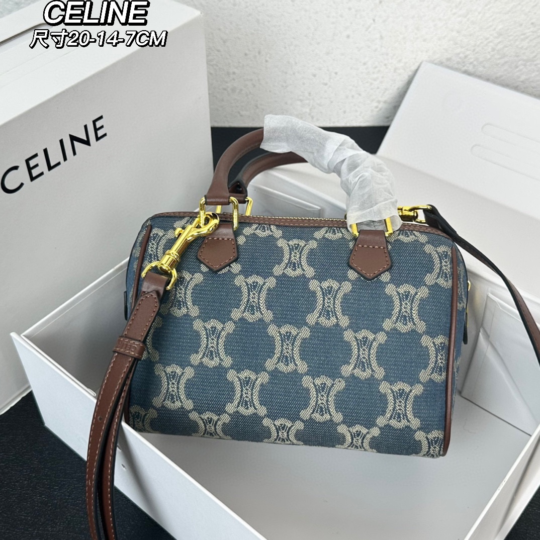Celine  Triomphe Canvas shoulder bag