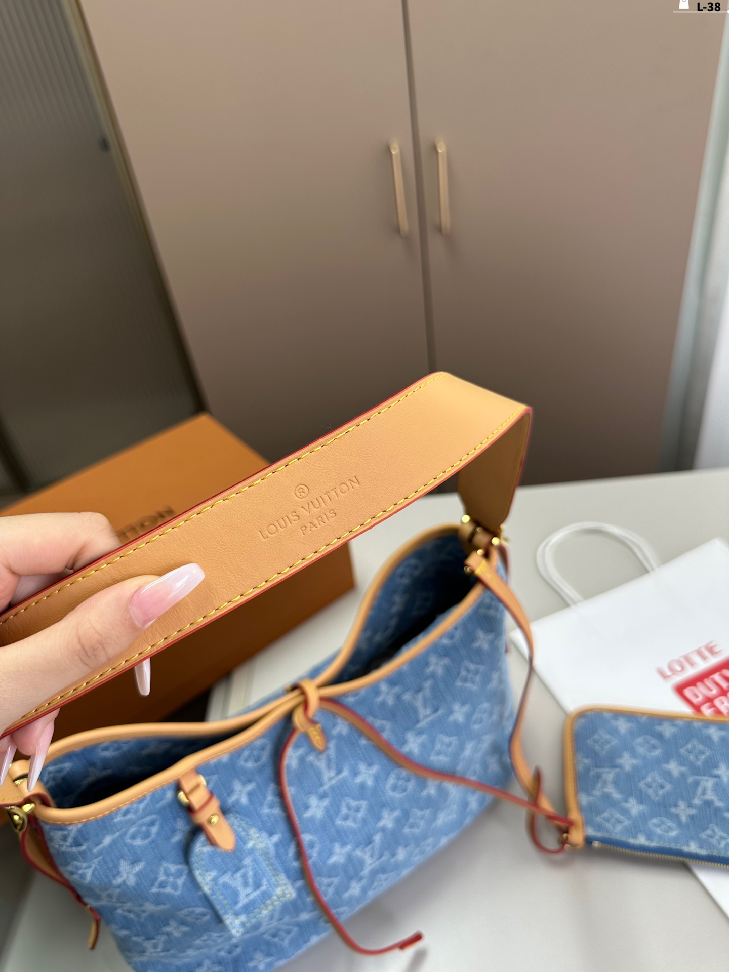 LV Louis Vuitton's new denim Carry all bag