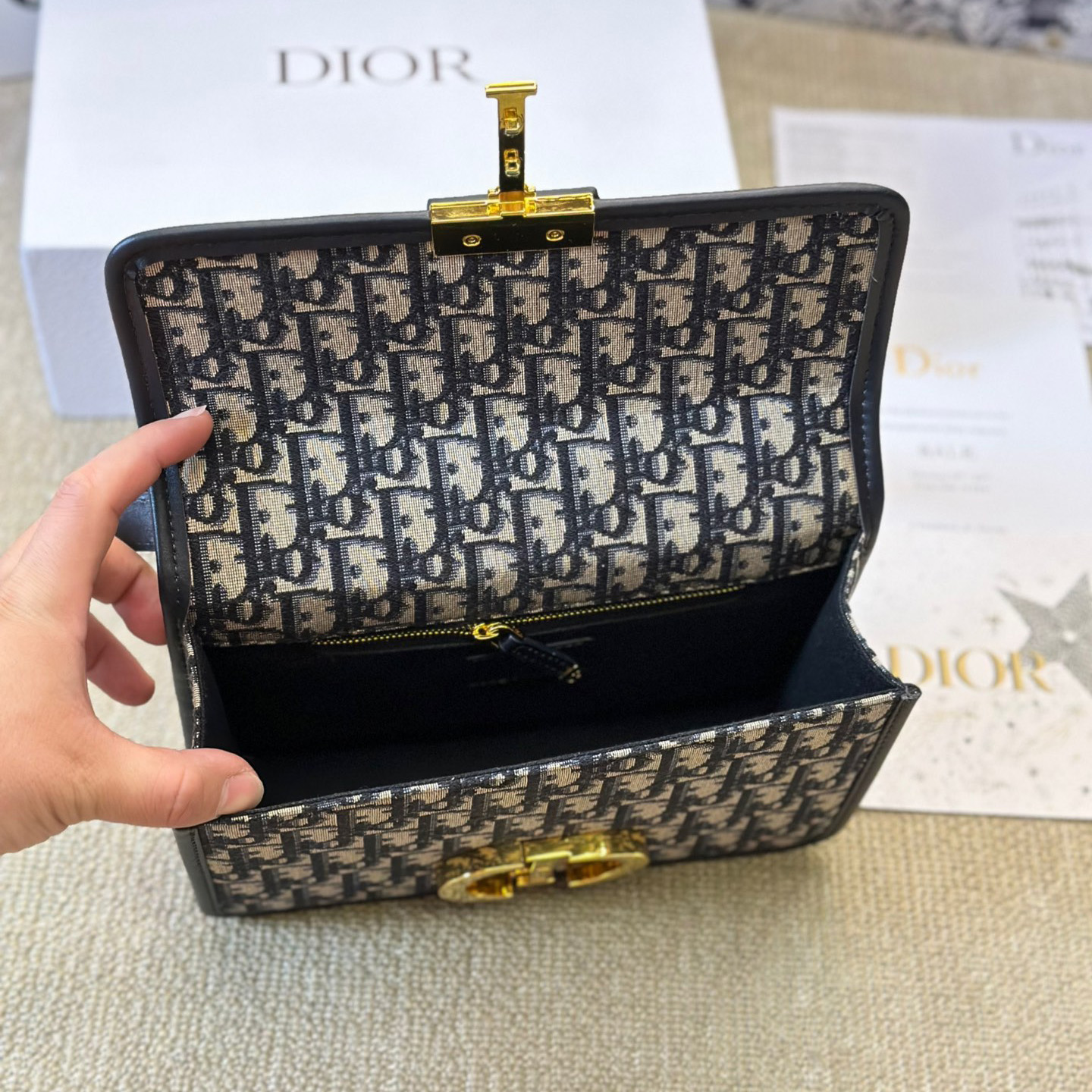 Dior Montaigne chain shoulder bag