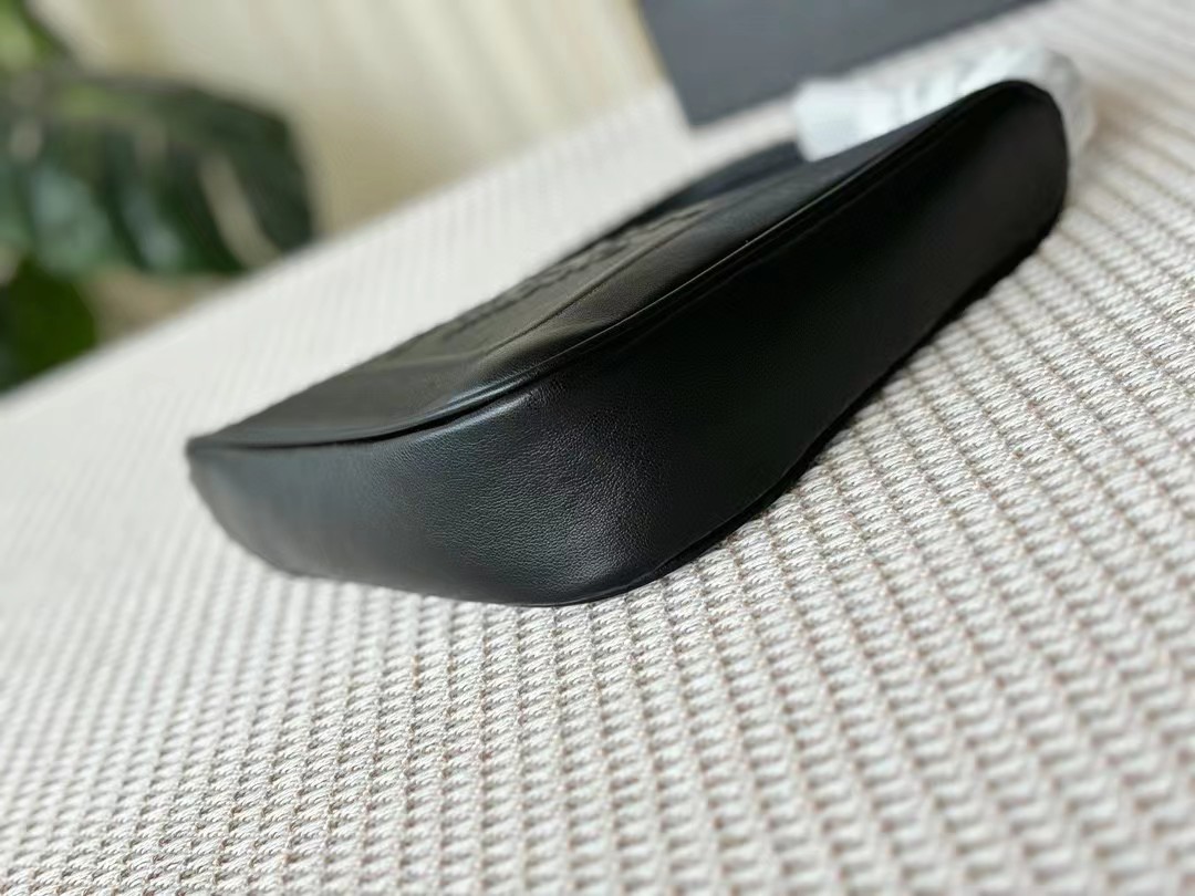 Prada Triangle Pouch / clutch in black saffiano leather