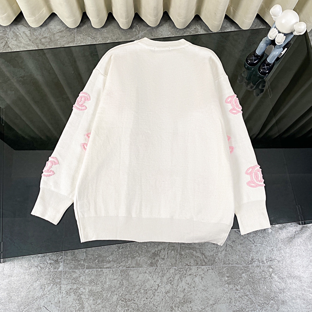 Chanel round neck knitted pullover sweater