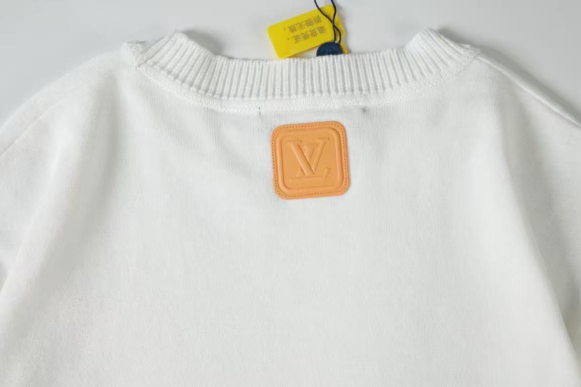LV embossed leather seal T-shirt