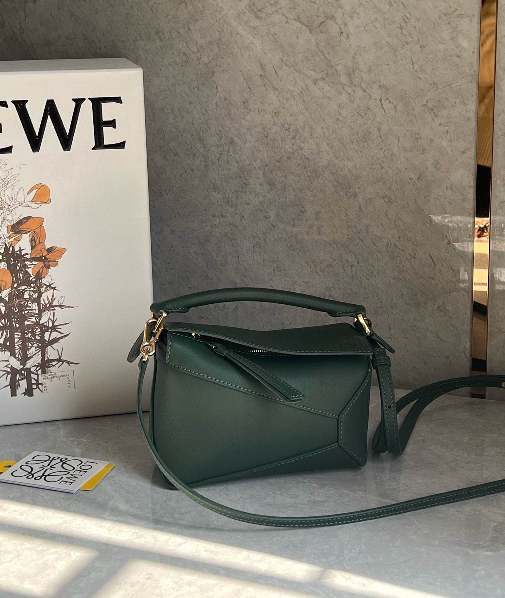 Loewe Cowhide zzle shoulder bag