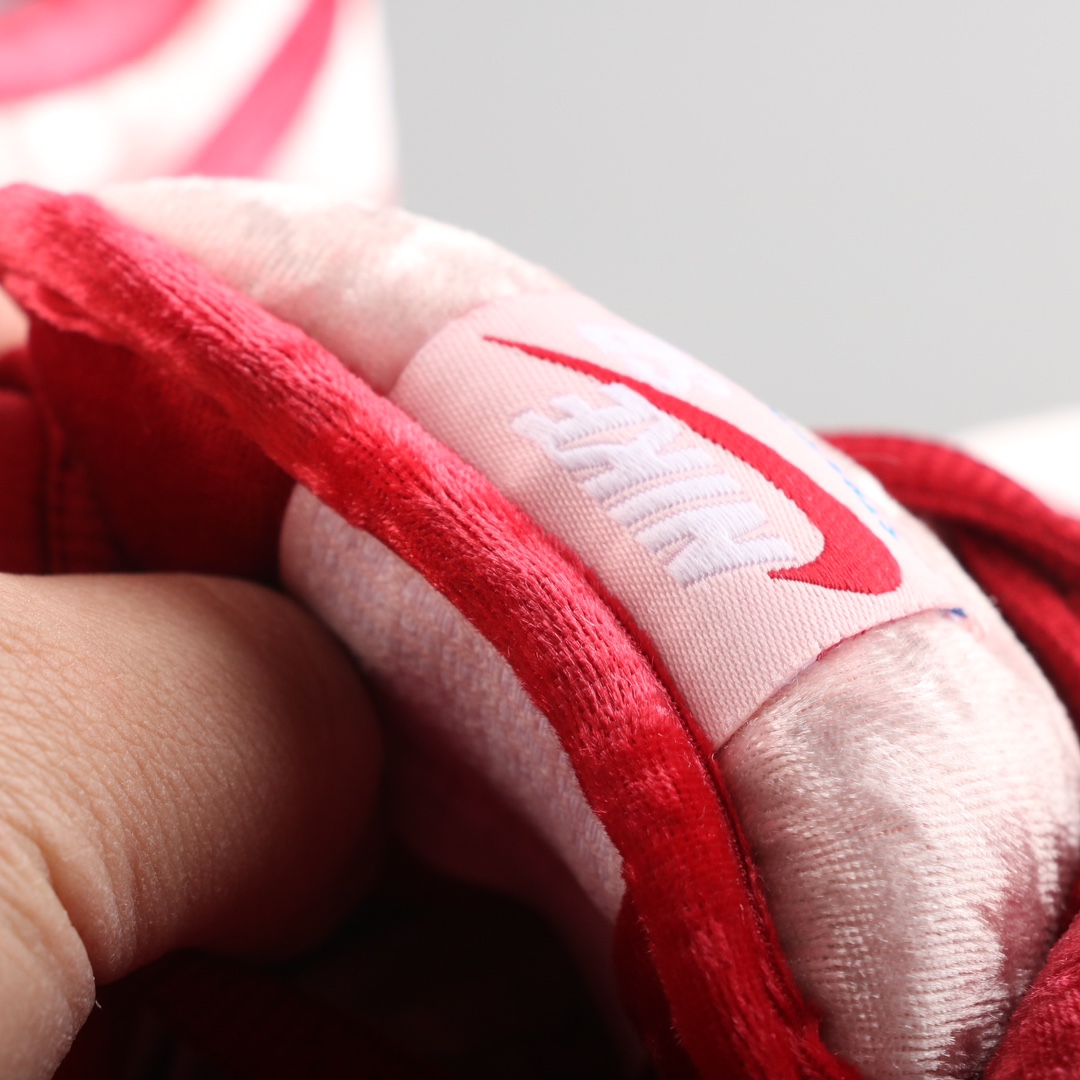 Replica Designer Nike SB Dunk Sneakers