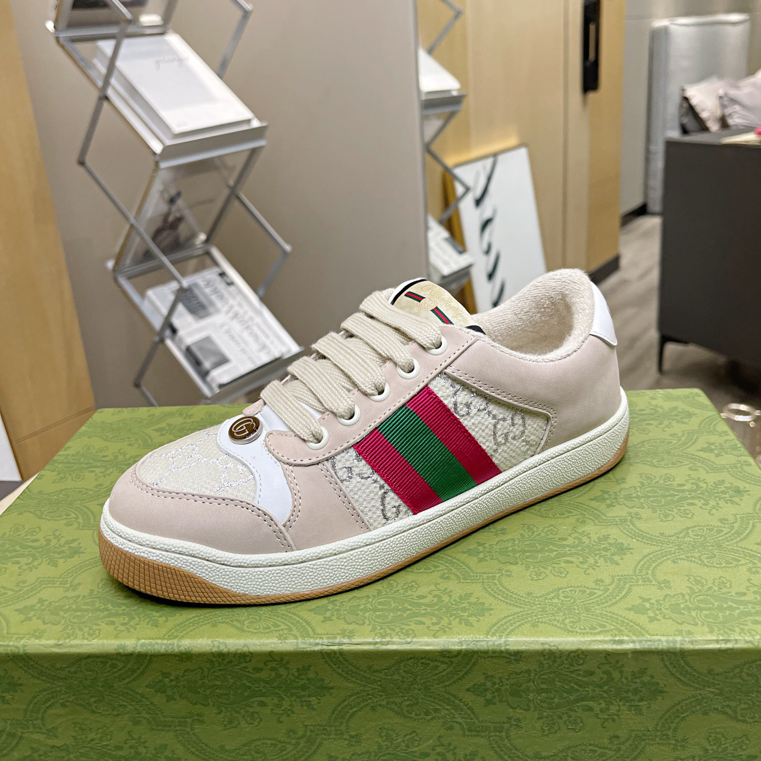 Gucci Distressed Screener sneaker unisex