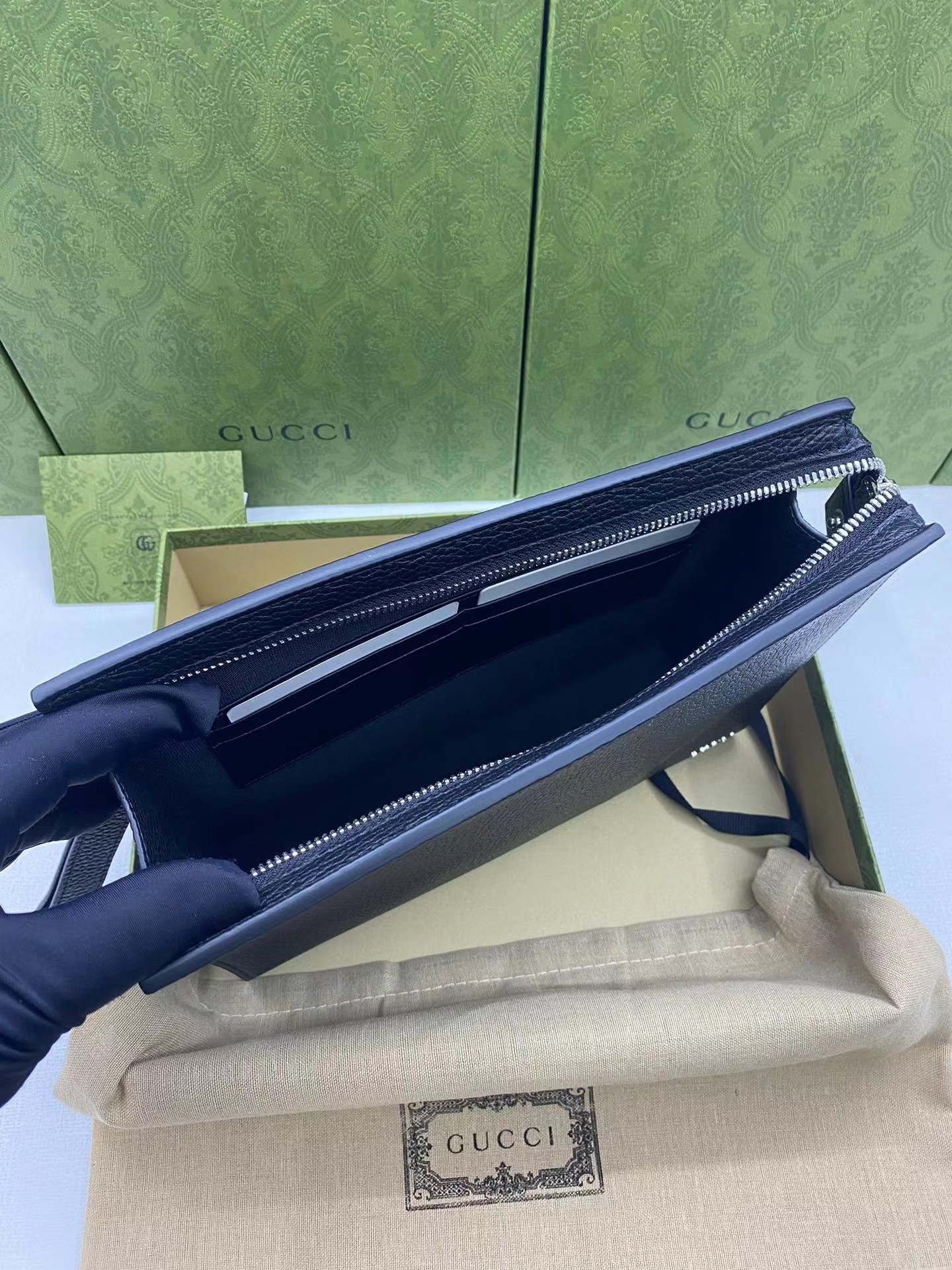 High Quality Gucci Clutch Men Bag Early Spring Series