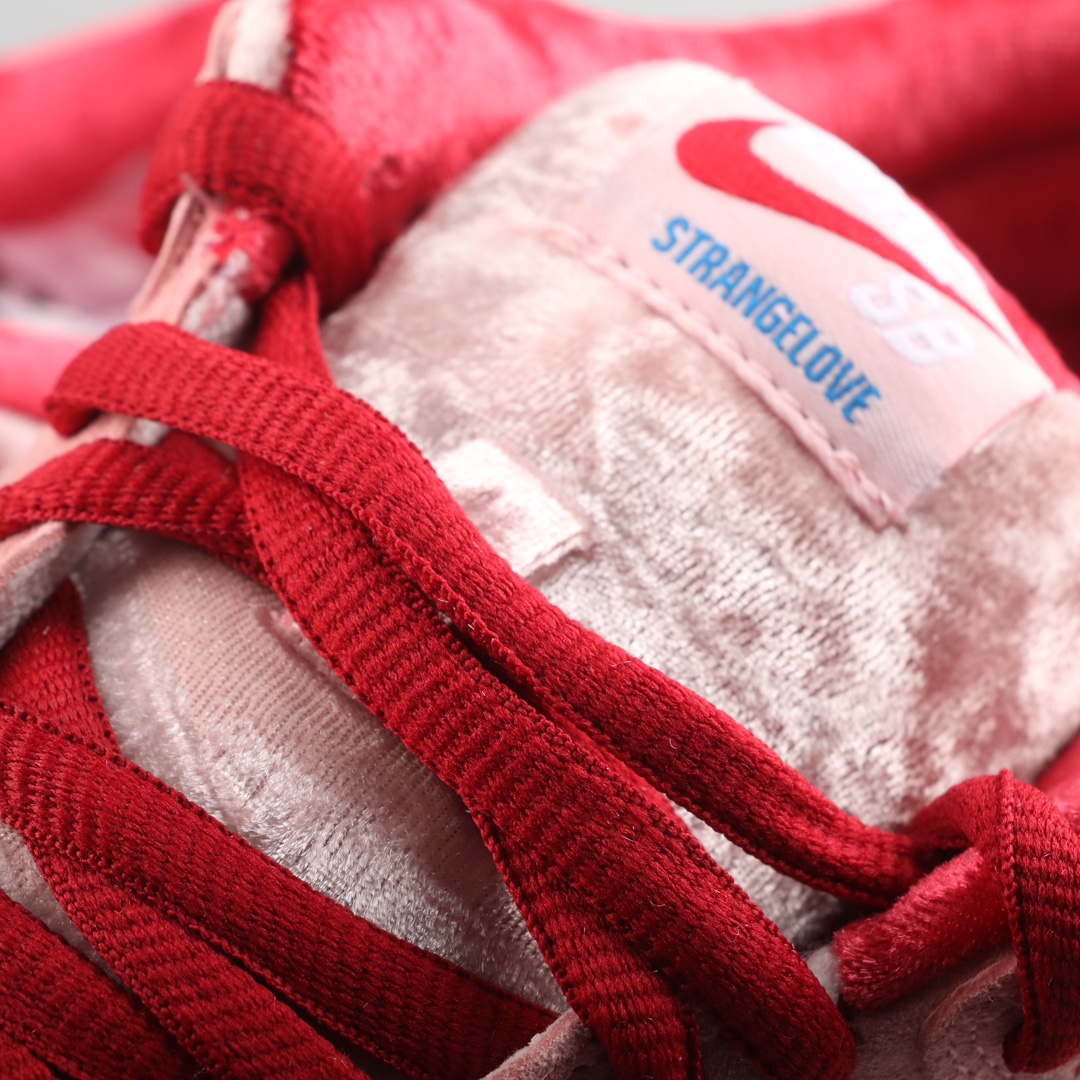 Replica Designer Nike SB Dunk Sneakers