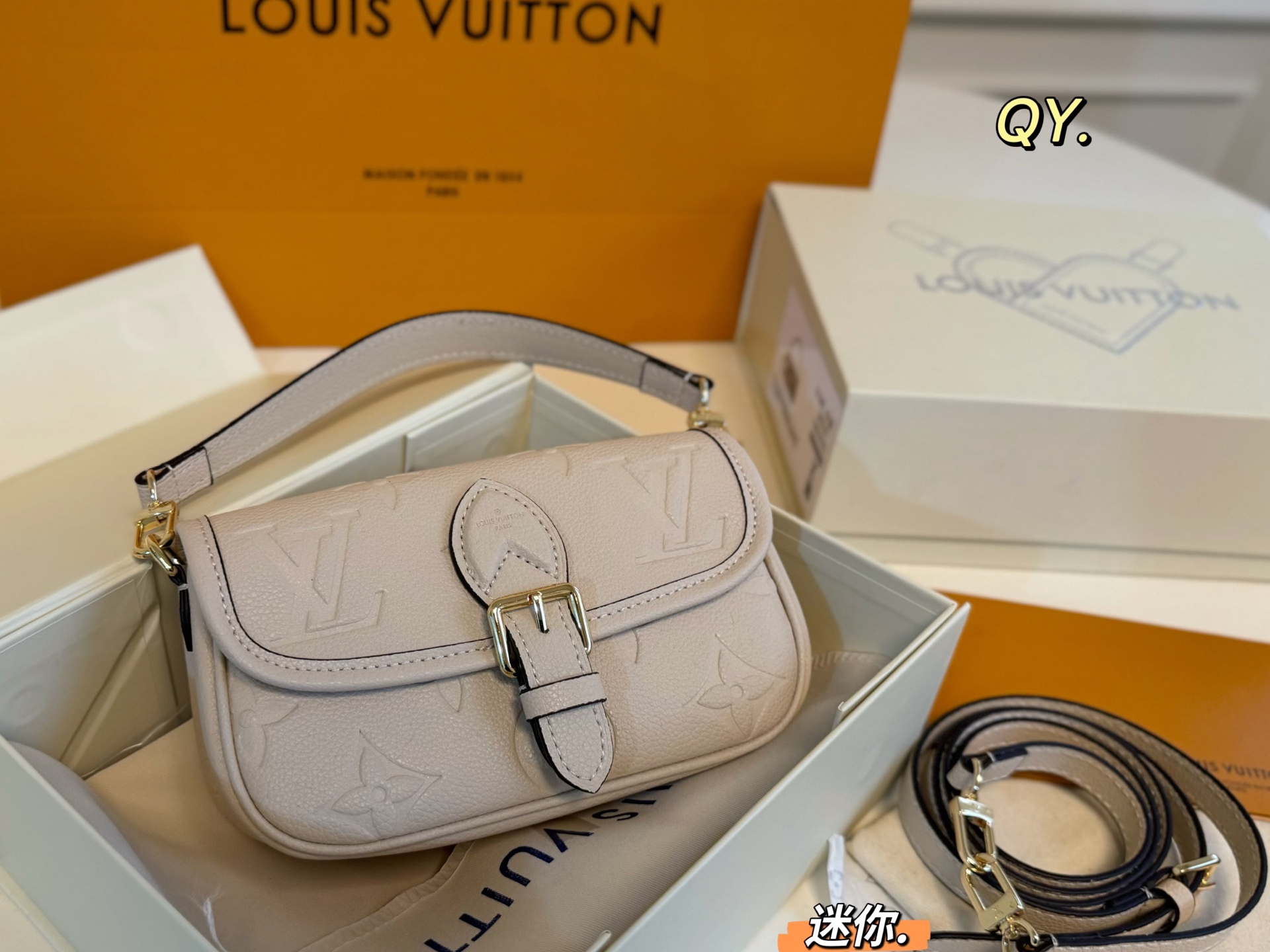 LV Diane mini vintage baguette bag