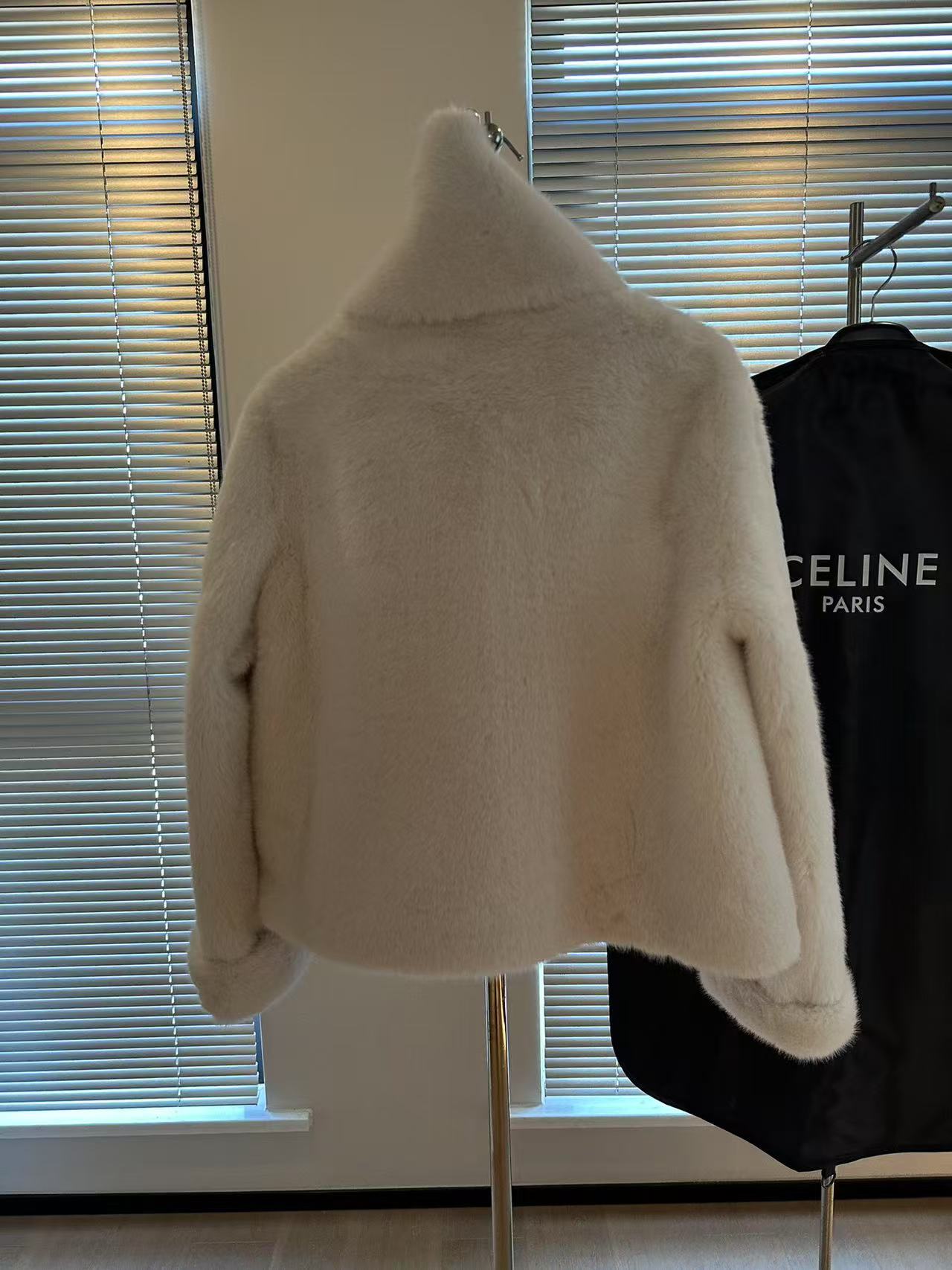 Celine neck fur
