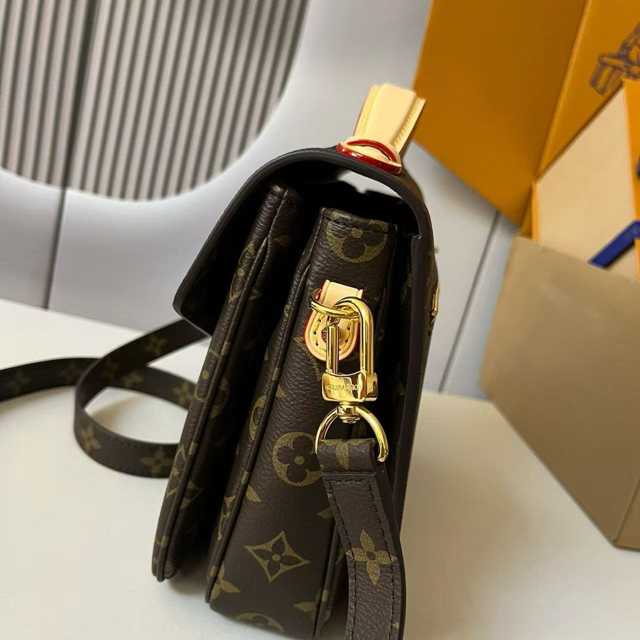 12A Top Quality LV Messenger Bag