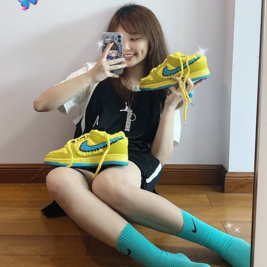 Grateful Dead x Nike SB Dunk Low