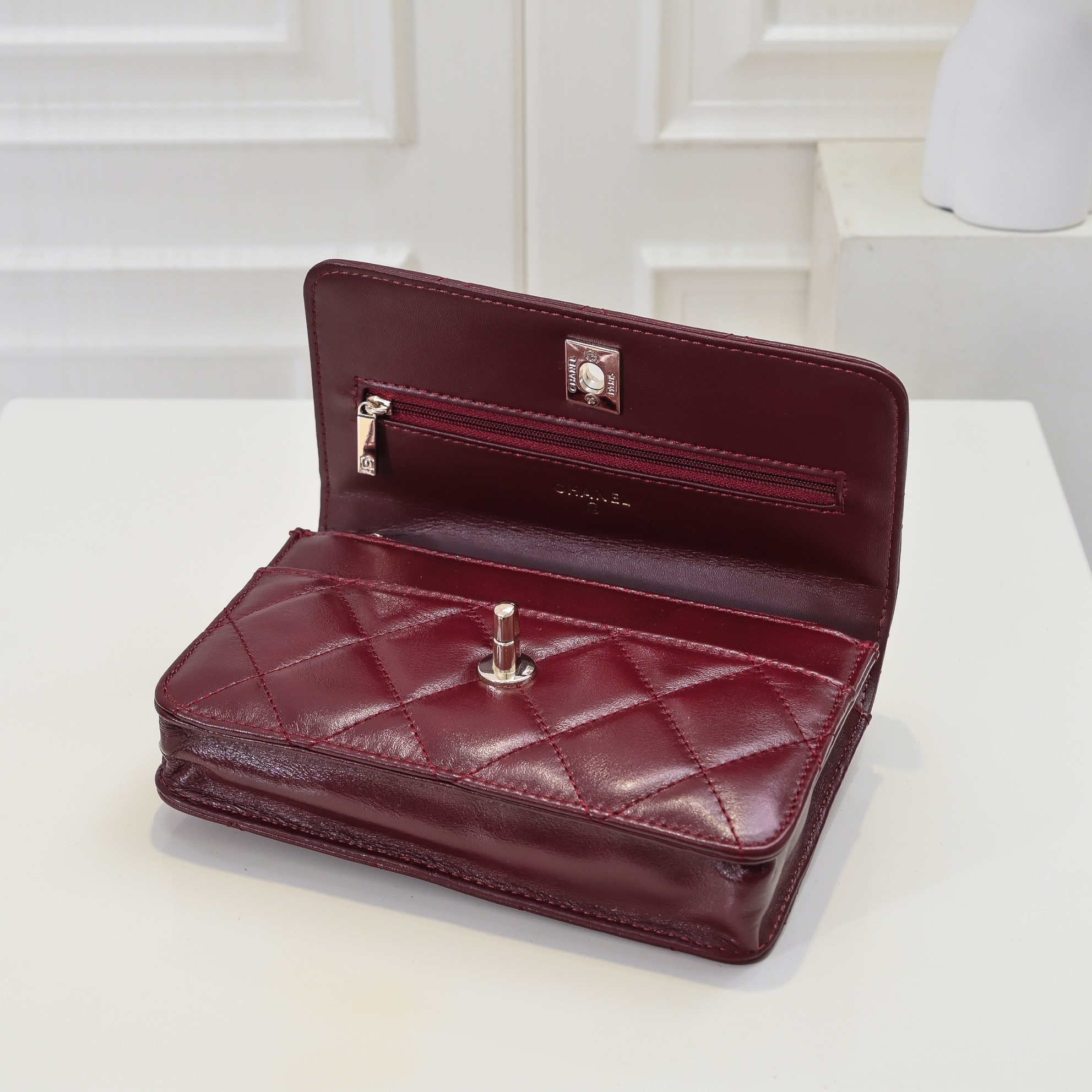 Chanel 24B woc chain bag