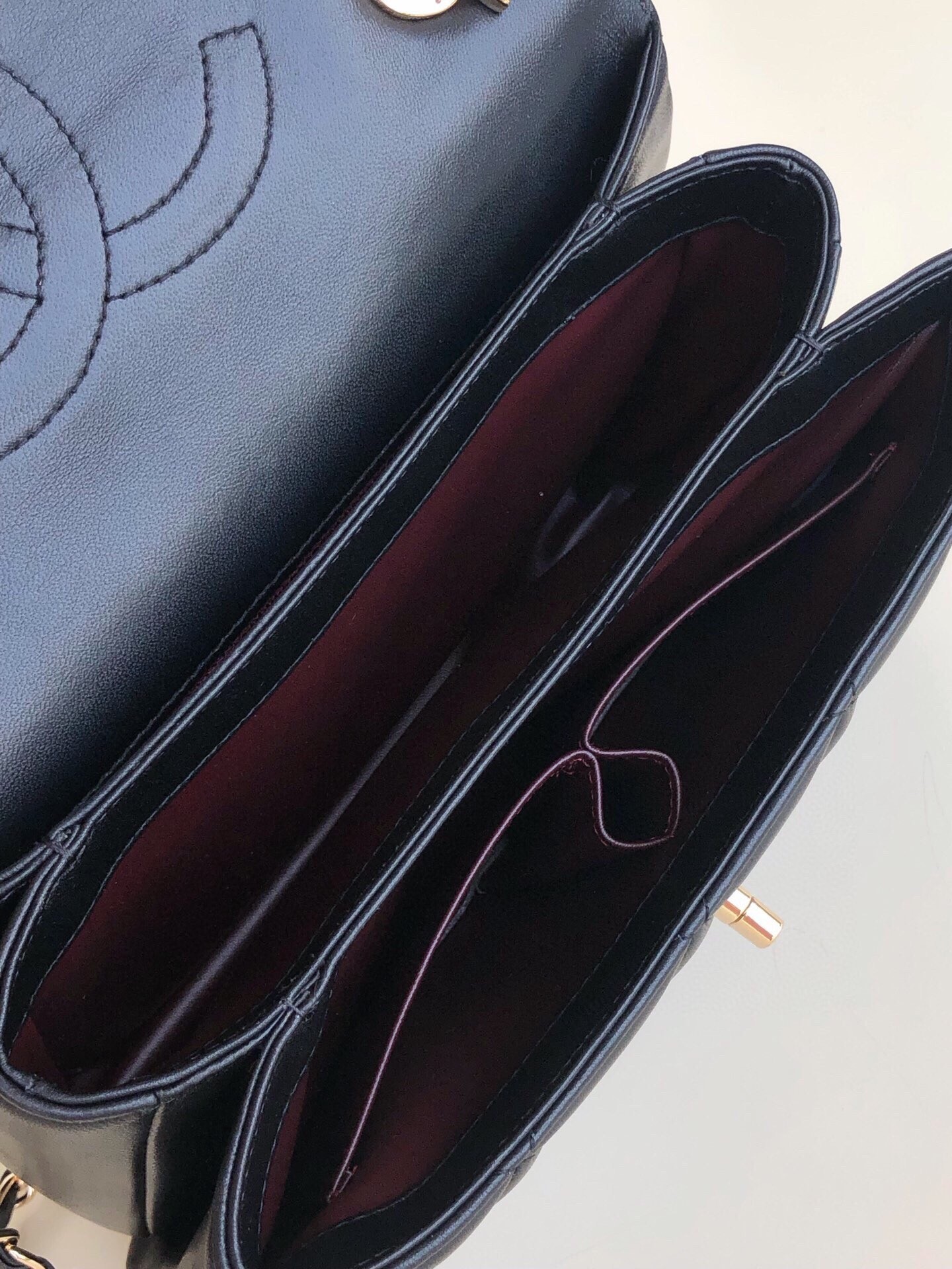 Top version High-quality Chanel chain crossbody bag