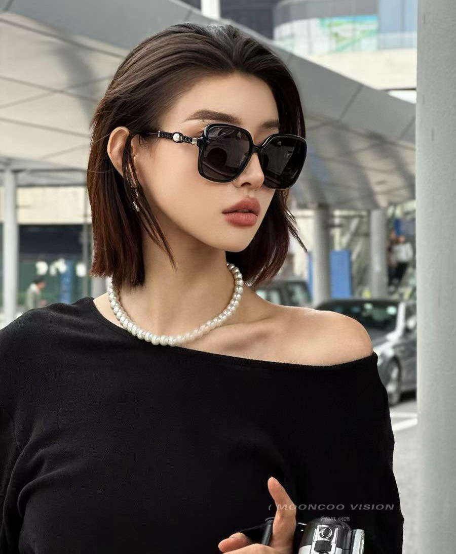 2025 Chanel Pearl Large Frame Polarized Sunglasses