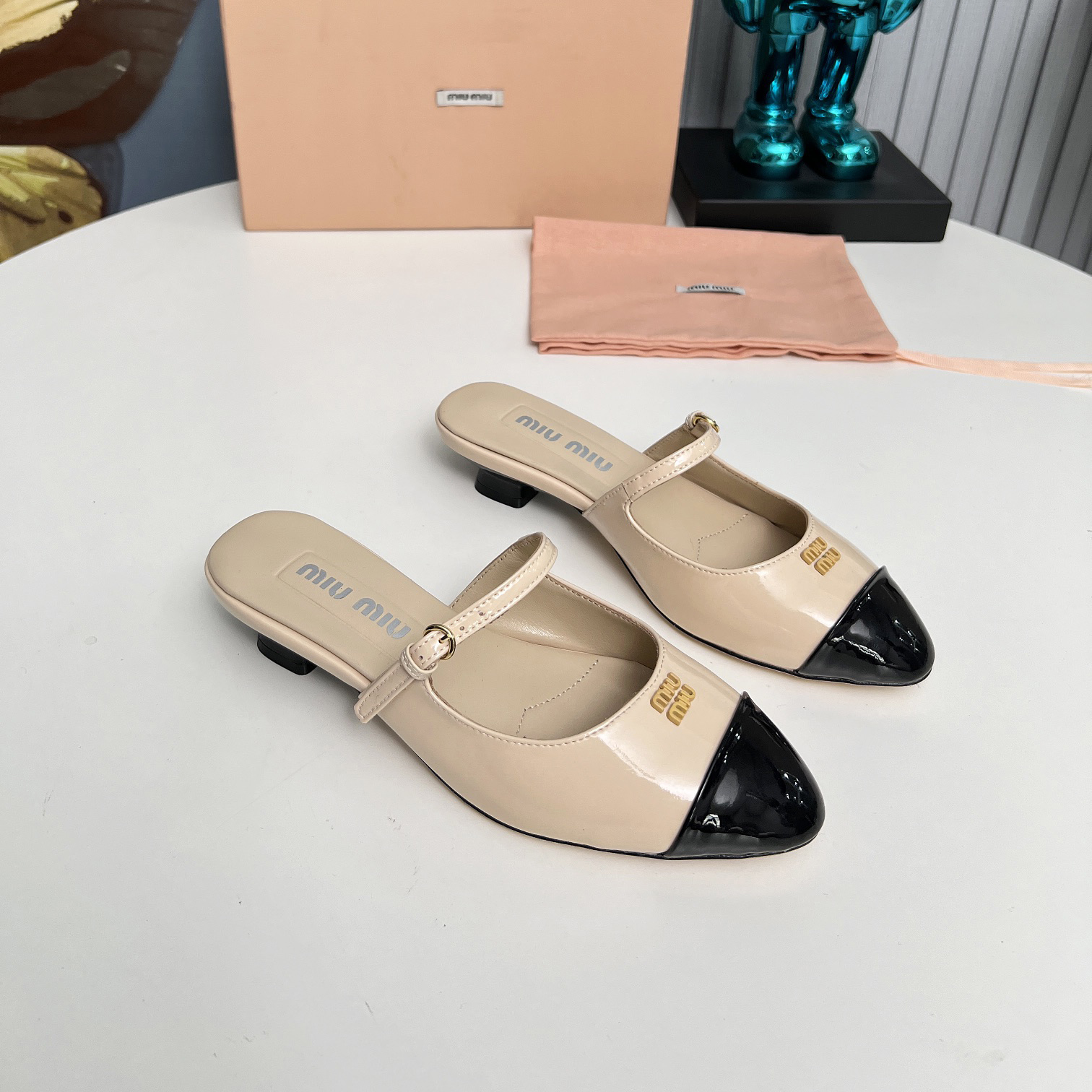 High-quality miumiu Original women's leather shoes