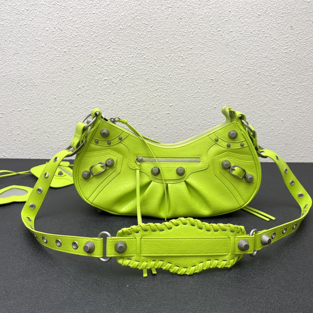 Balenciga Le Cagole armpit handbag