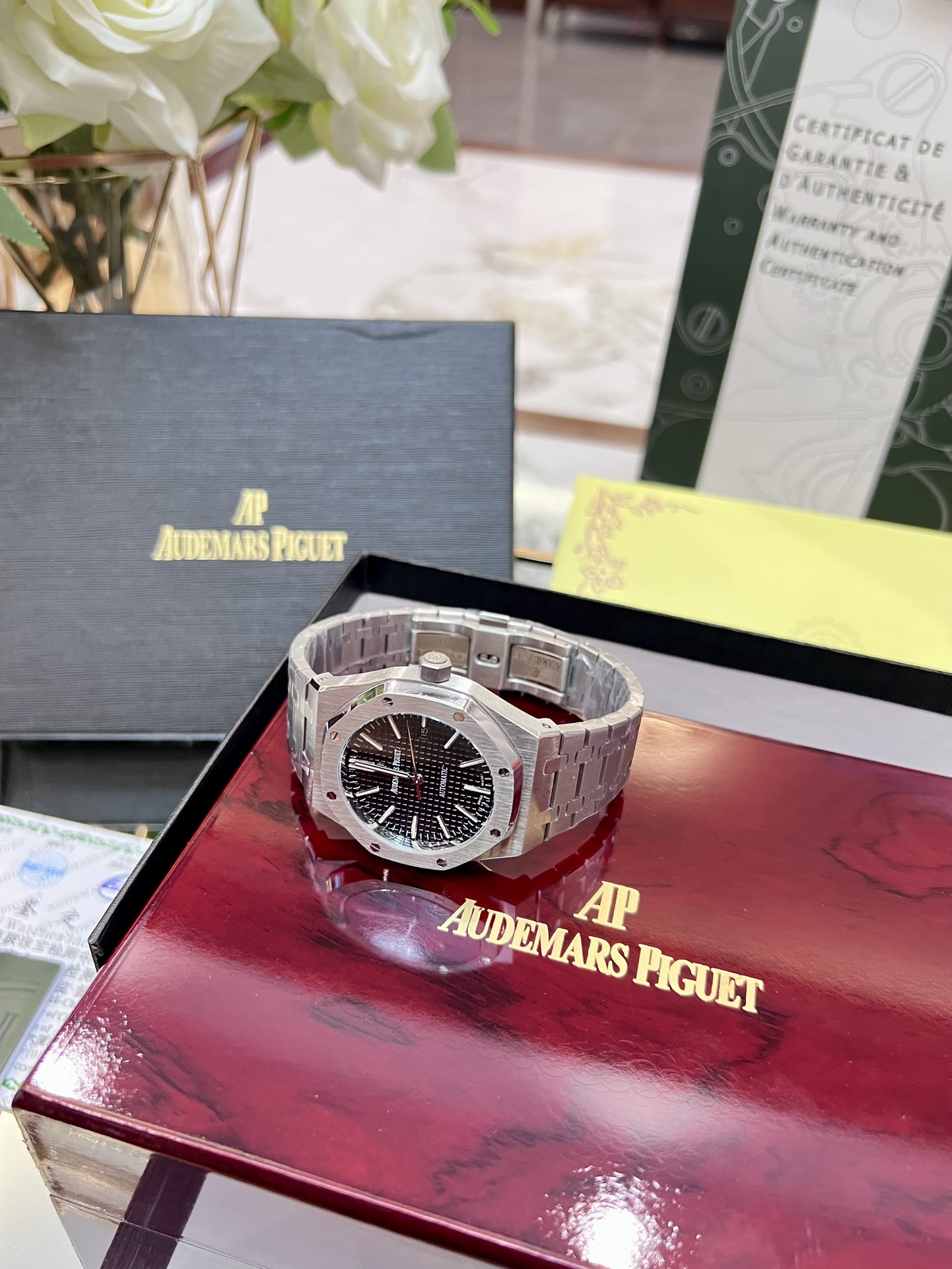 Replica Audemars Piguet Royal Oak Grey