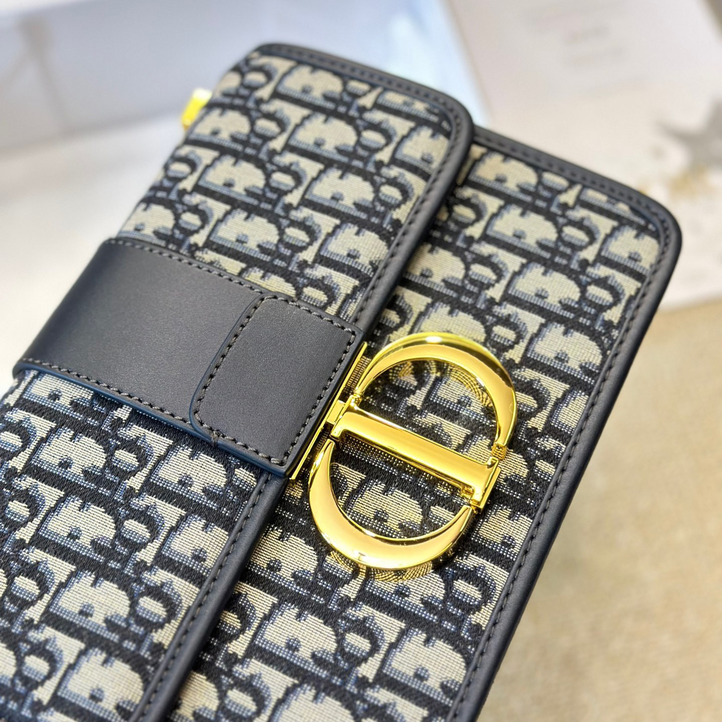 Dior Montaigne chain shoulder bag