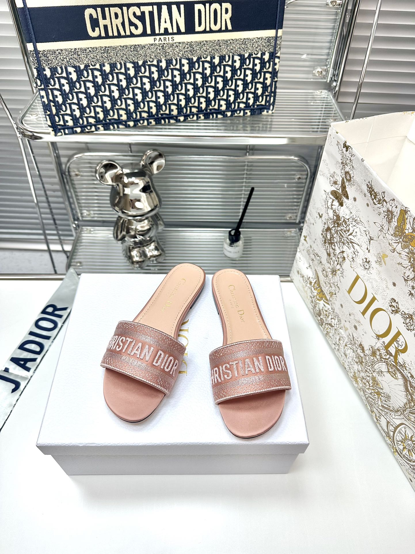 Replica Dior Embroidery collection of flip-flops