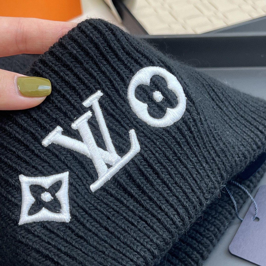 Louis Vuitton LV Headline Beanie