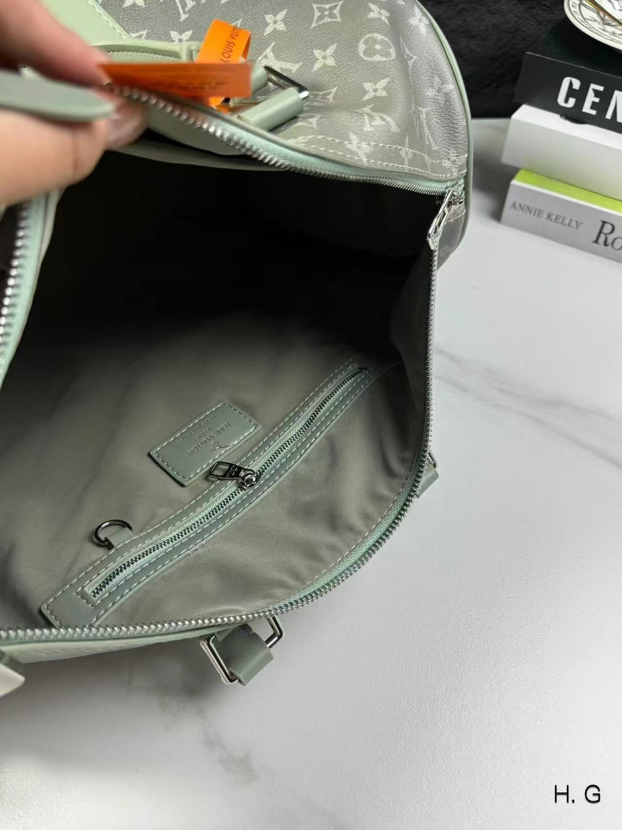 High quality Original LV  travel handbag