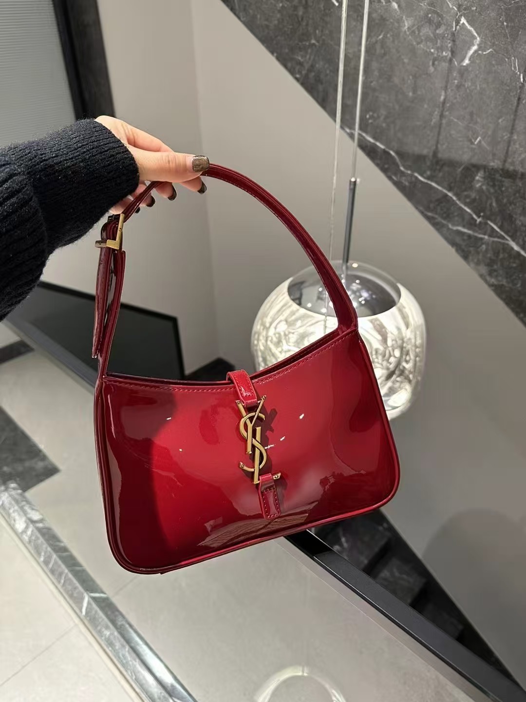 YSL HOBO Patent leather armpit bag