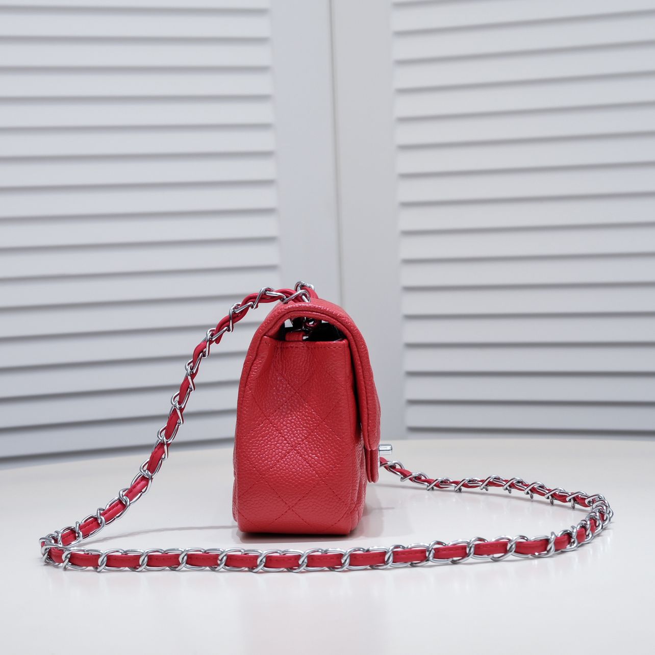 Chanel chain crossbody shoulder bag