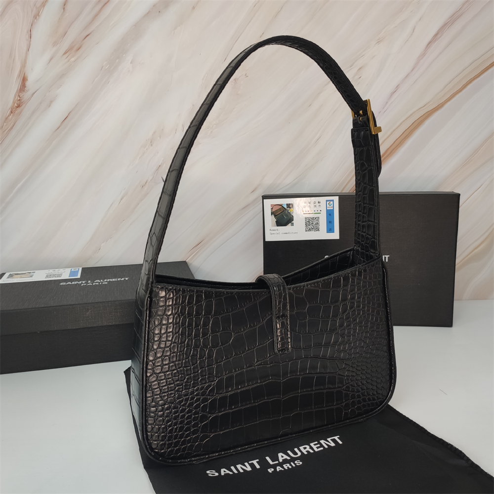 Replica Saint Laurent Cassandra  Le 5 à 7 Hobo Bag