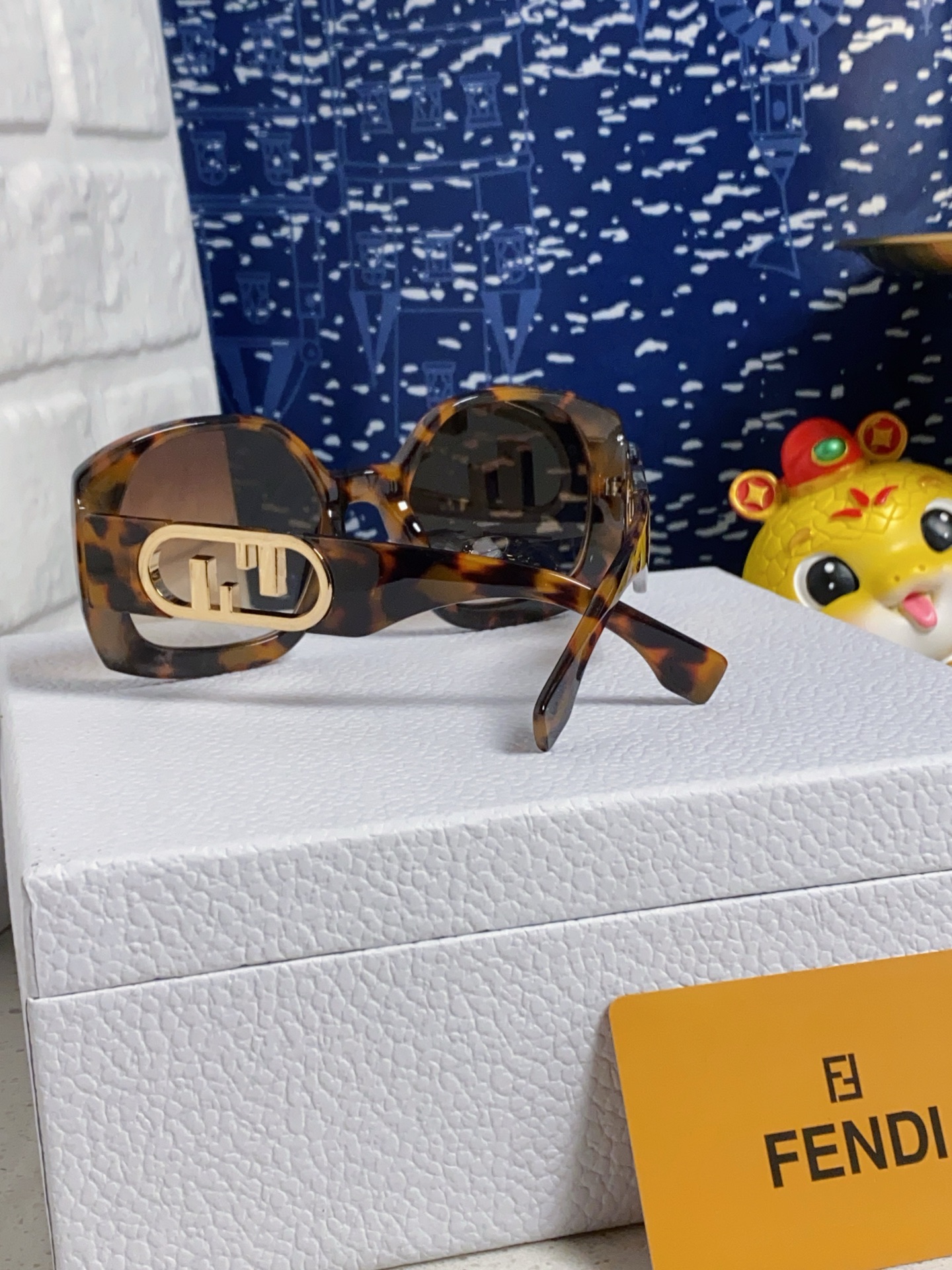 Fendi  O’Lock glasses
