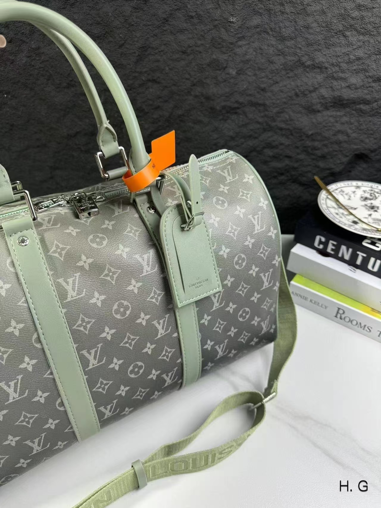 High quality Original LV  travel handbag