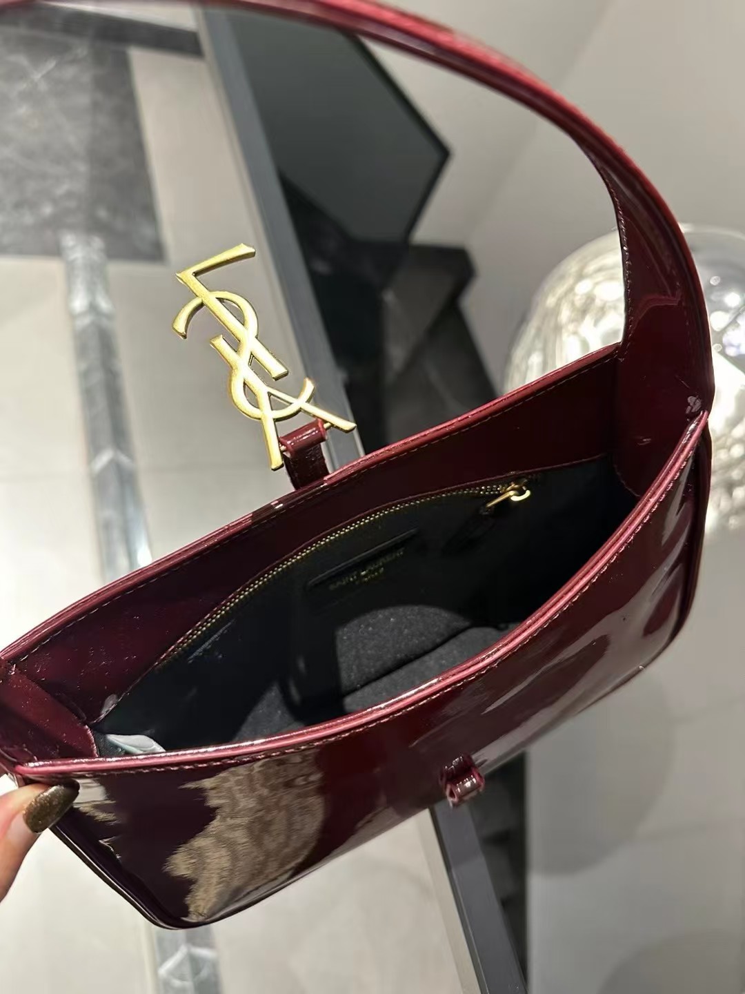 YSL HOBO Patent leather armpit bag