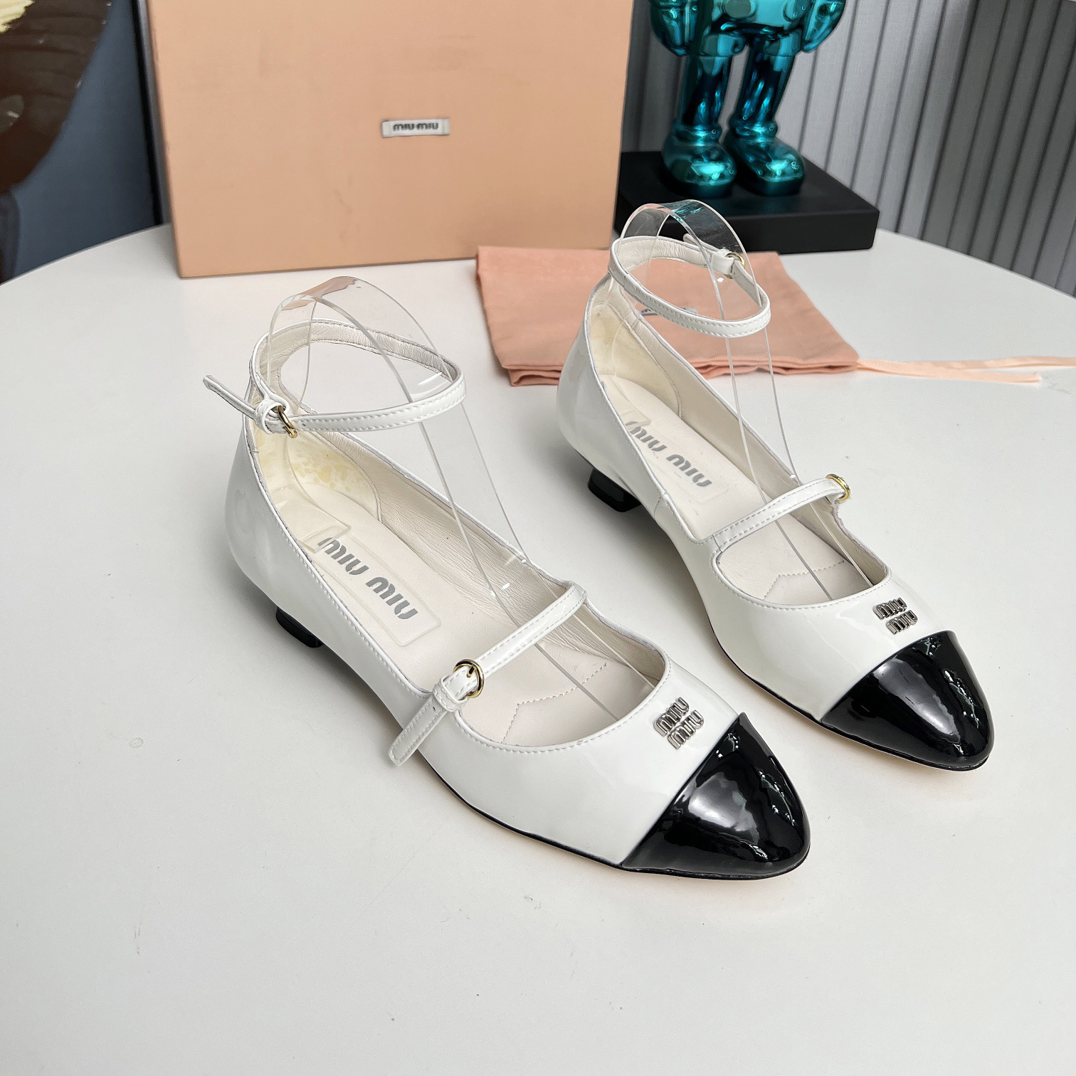 High-quality miumiu Original women's leather shoes