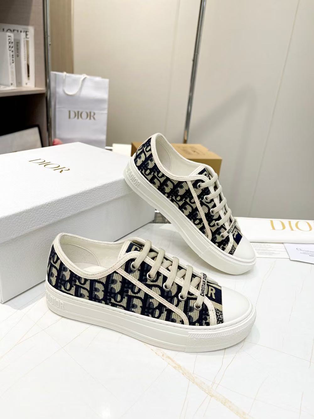 DIOR classic embroidered casual shoes