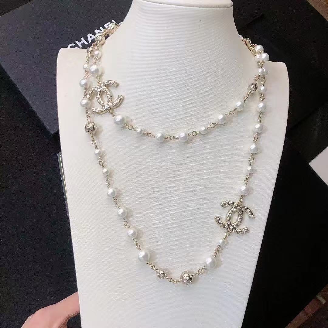 Chanel pearl necklace