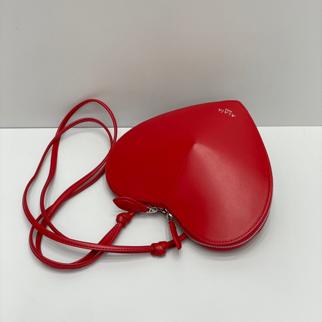 Replica ALAIA Le Coeur heart-shaped leather cross-body bag