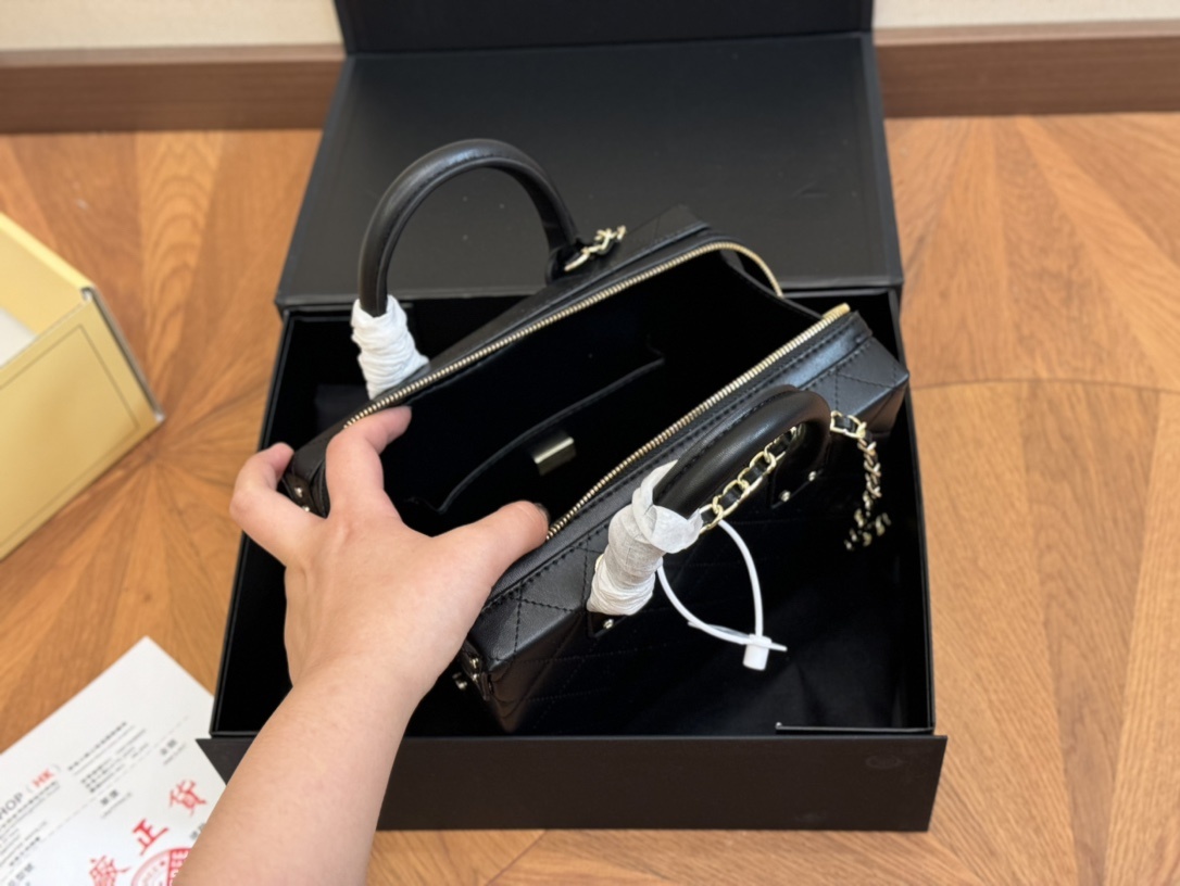 Replica Chanel Autumn/Winter makeup box