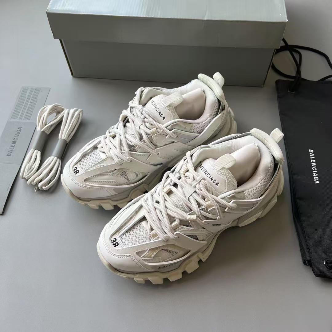 Balenciaga Track 2.0  Autdoor Sneakers