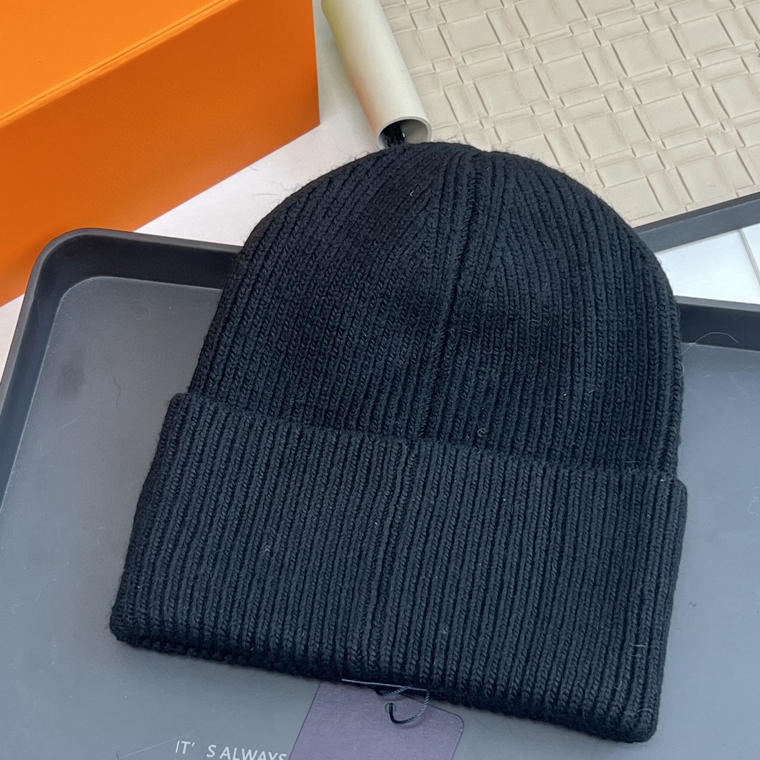 Louis Vuitton LV Headline Beanie