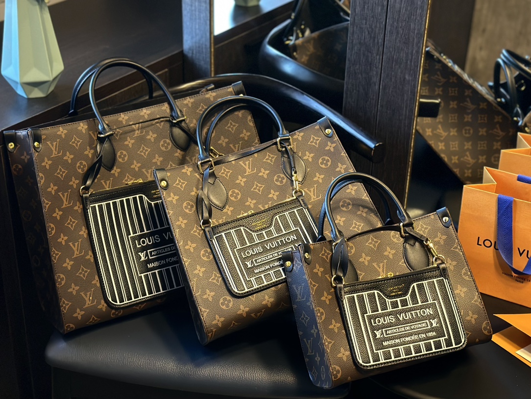 LV 24 By the pool onthego bag