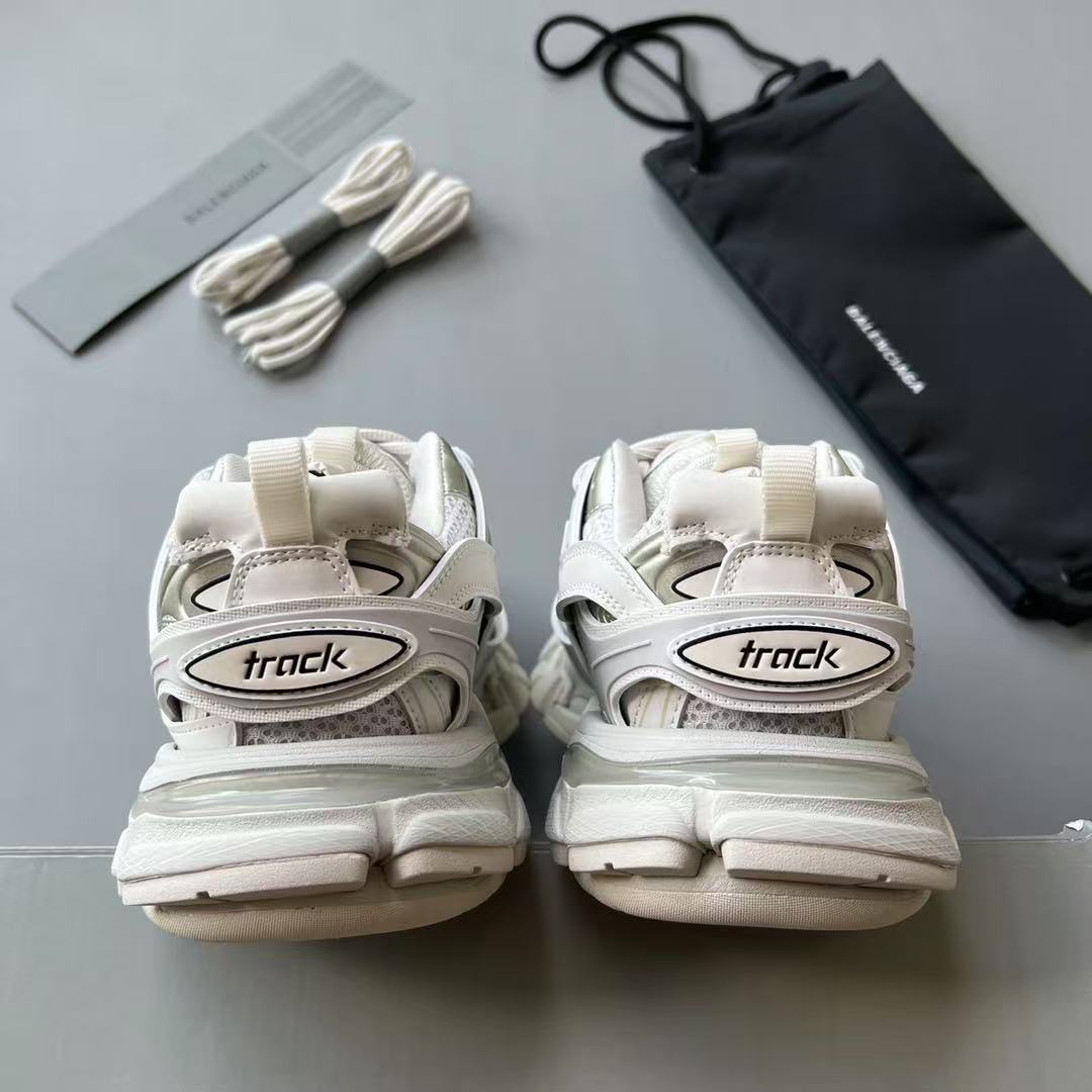 Balenciaga Track 2.0  Autdoor Sneakers