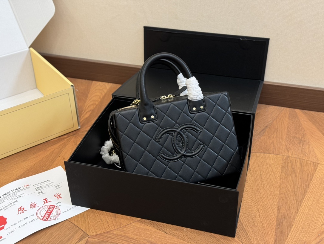 Replica Chanel Autumn/Winter makeup box