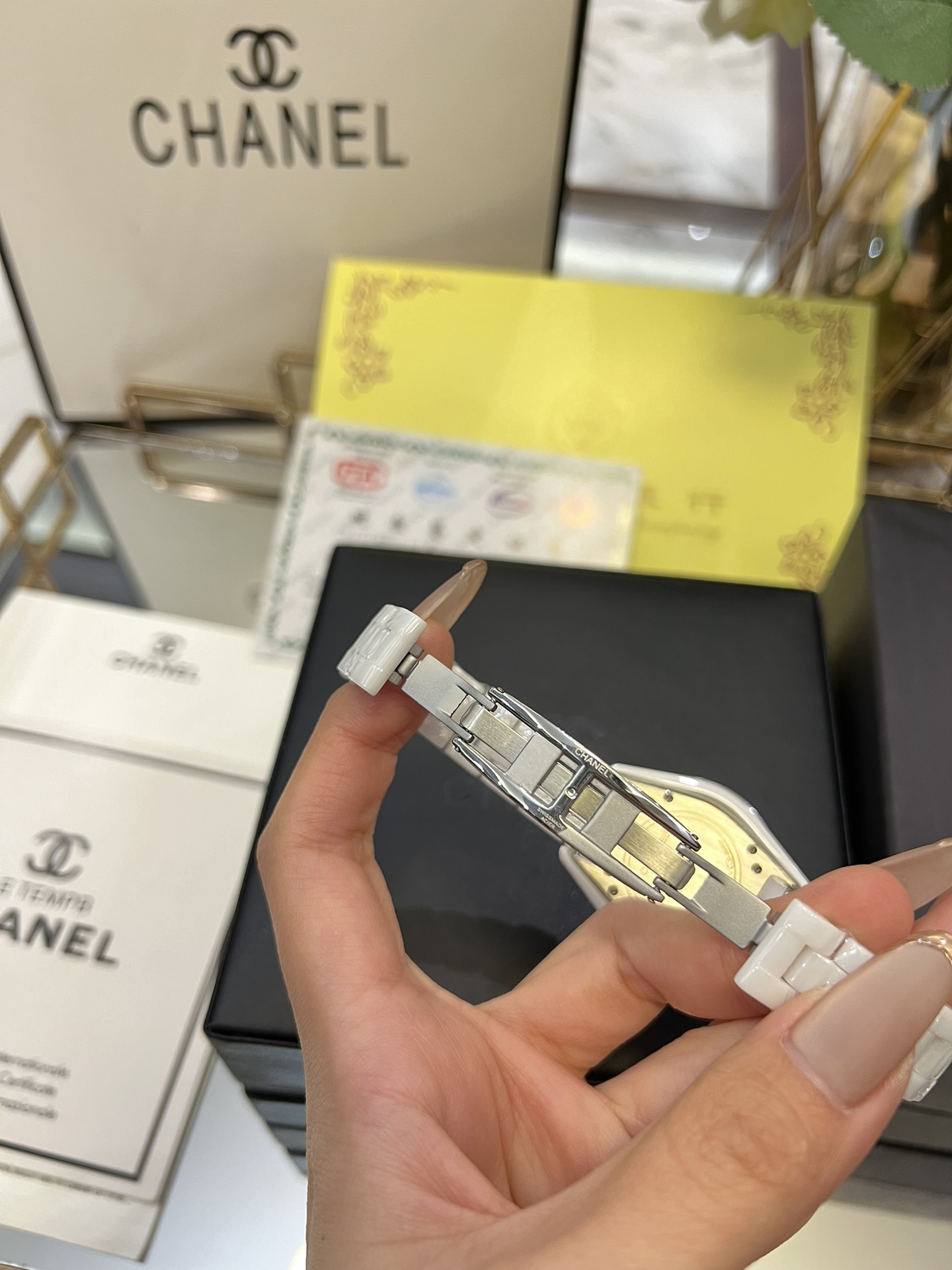 Replica CHANEL J12 Ceramic Quartz Ladies Watch