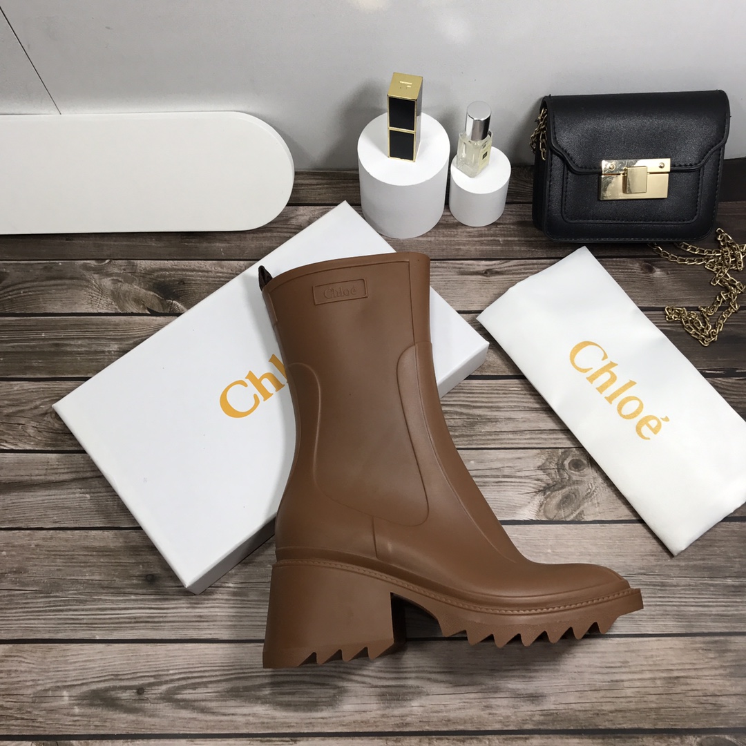 Chloe Lamb wool short boots